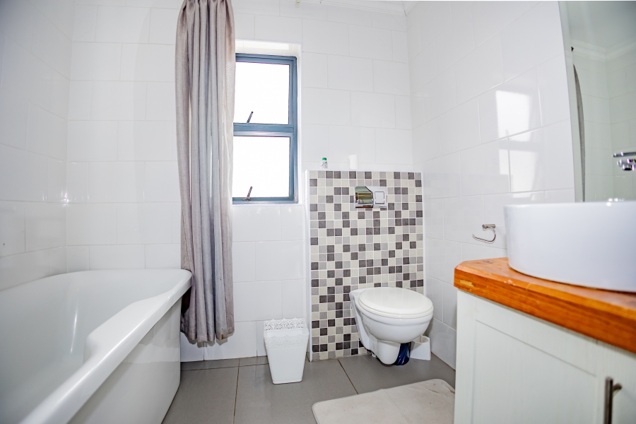 4 Bedroom Property for Sale in Zevenwacht Country Estate Western Cape